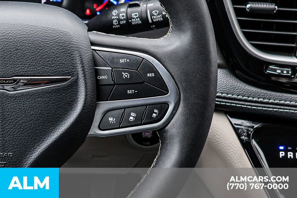 2024 Chrysler Pacifica Select