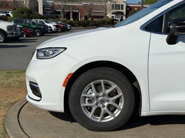 2024 Chrysler Pacifica Touring-L