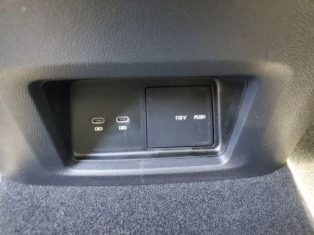 2025 Volkswagen Atlas SE