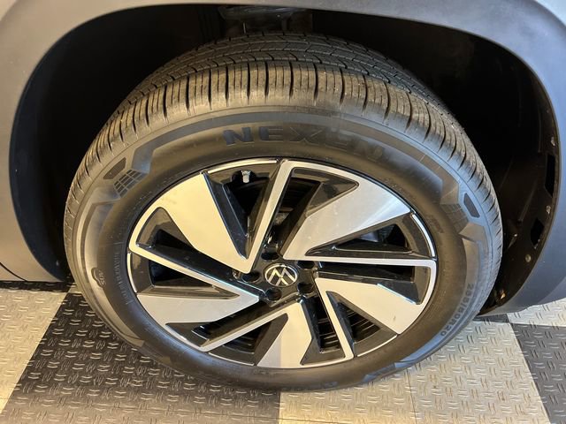 2025 Volkswagen Atlas SE