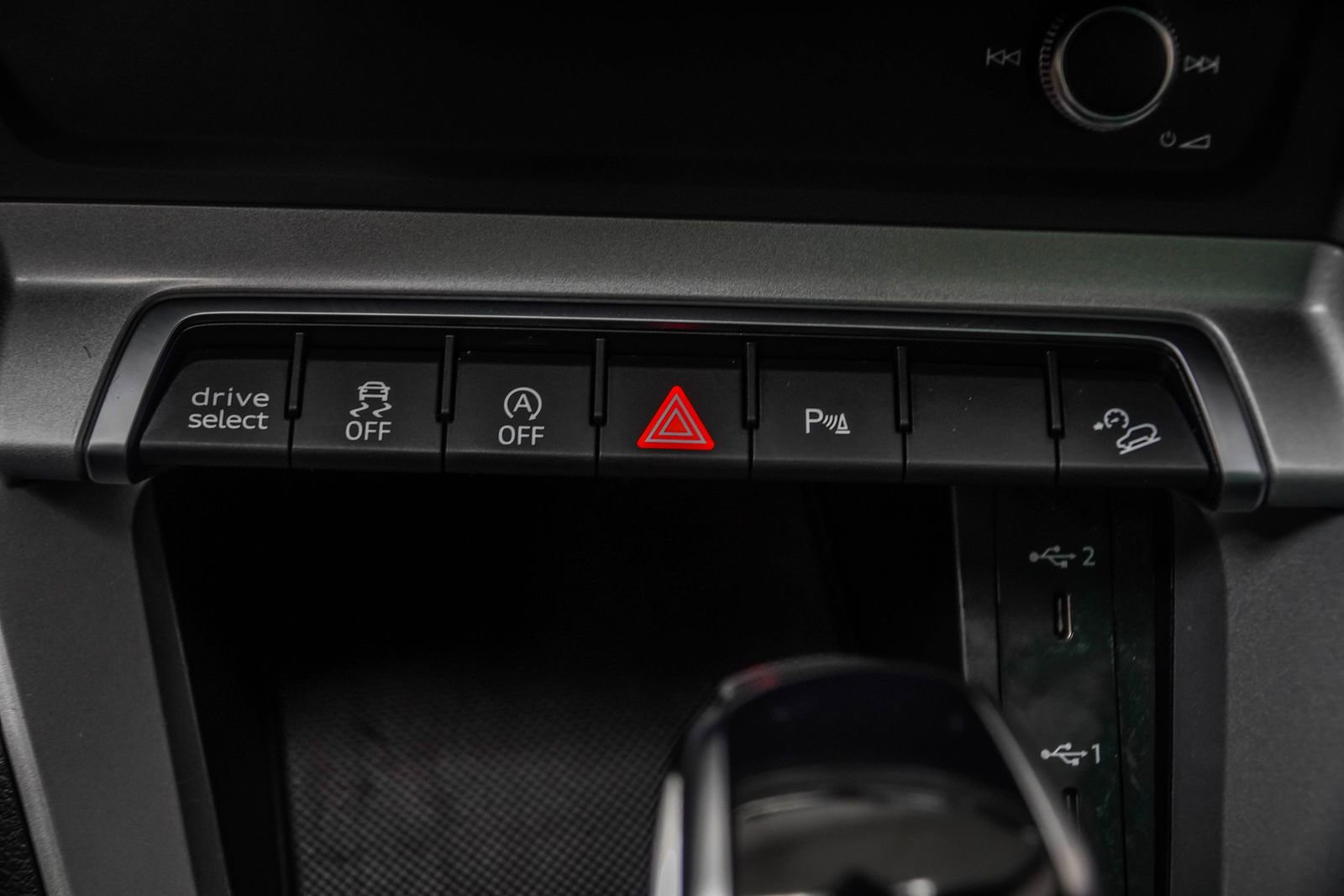 2025 Audi Q3 2.0T Premium