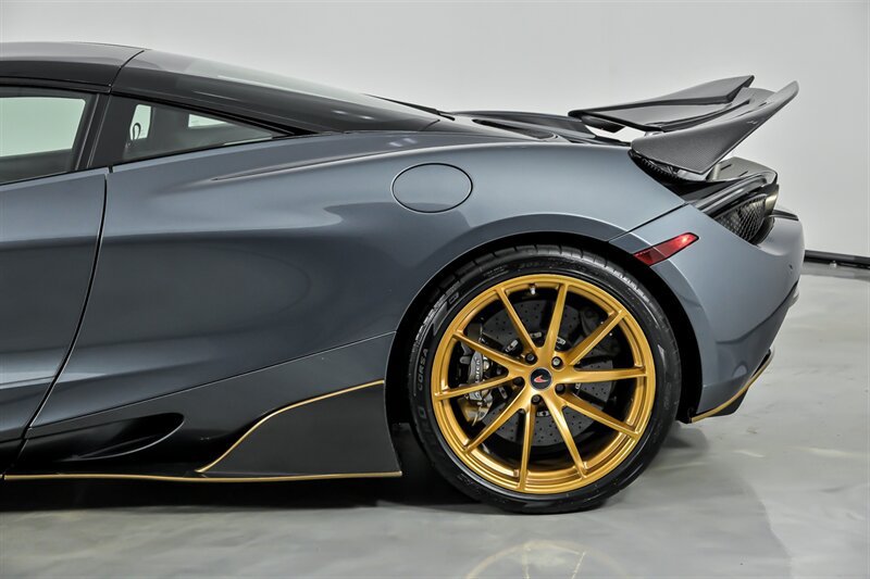 Used 2018 McLaren 720S photo 11