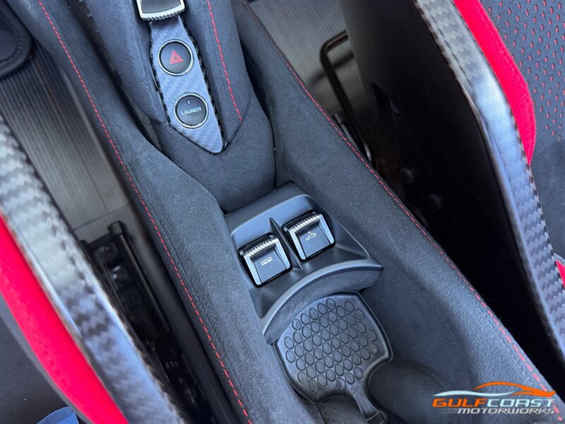 Used 2022 McLaren 765LT photo 22