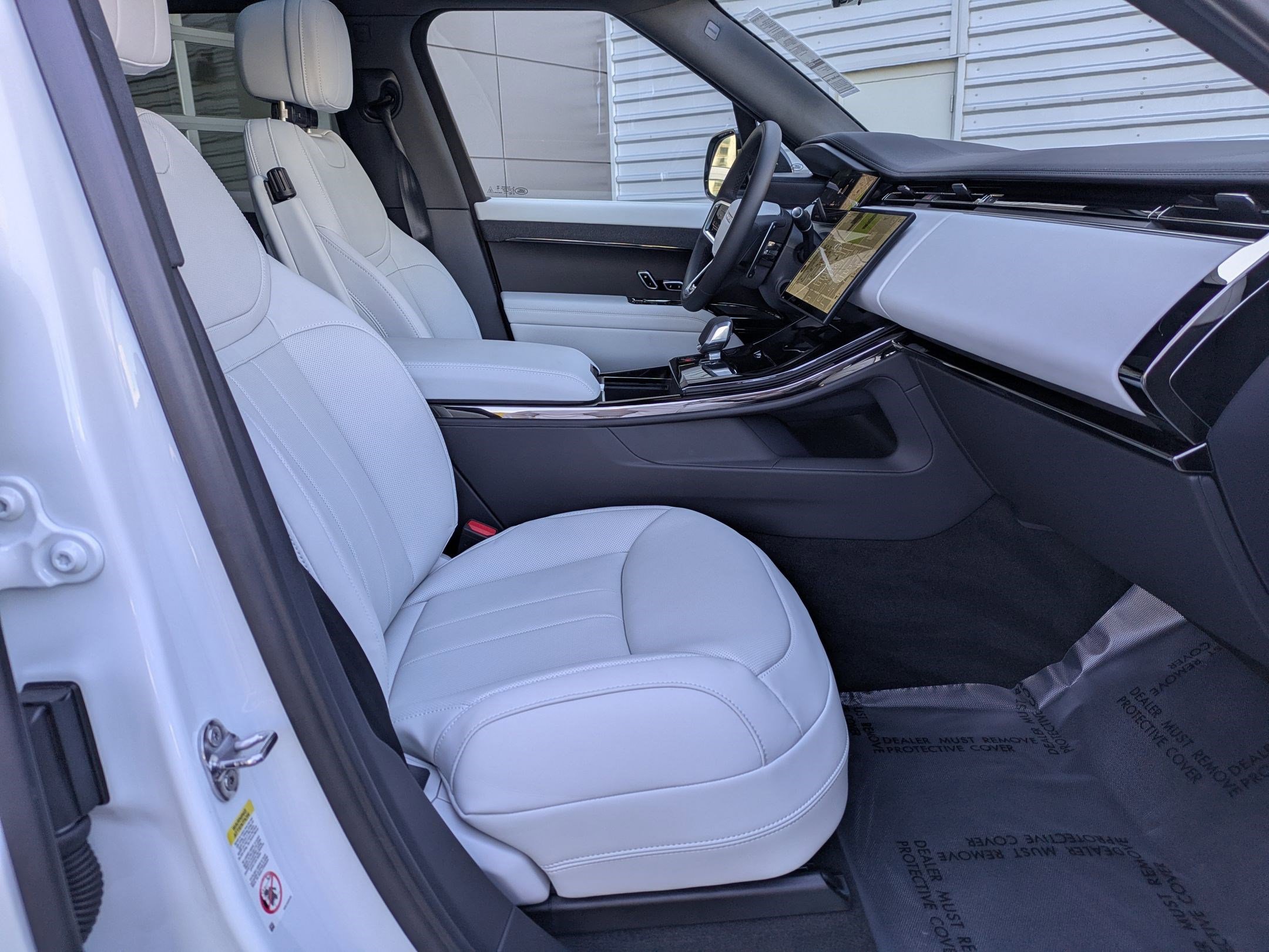 2026 Land Rover Range Rover Sport SE