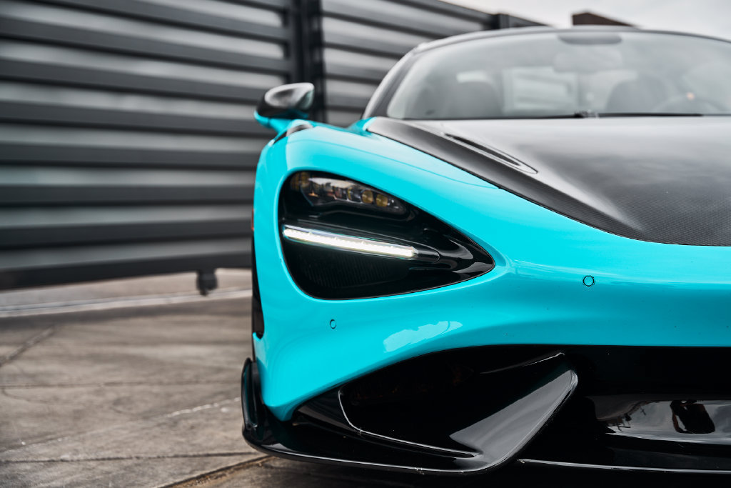 Used 2022 McLaren 765LT photo 12