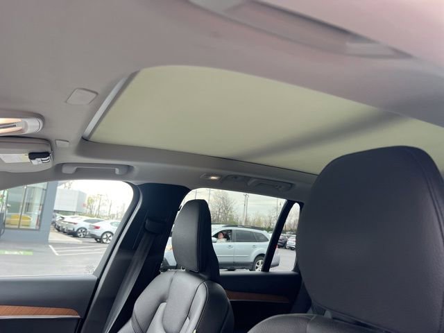 2023 Volvo Xc90 B5 Plus