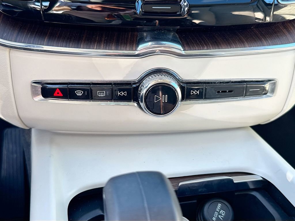 2022 Volvo Xc60 B5 Momentum