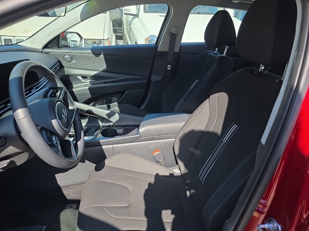 2025 Hyundai Elantra SEL