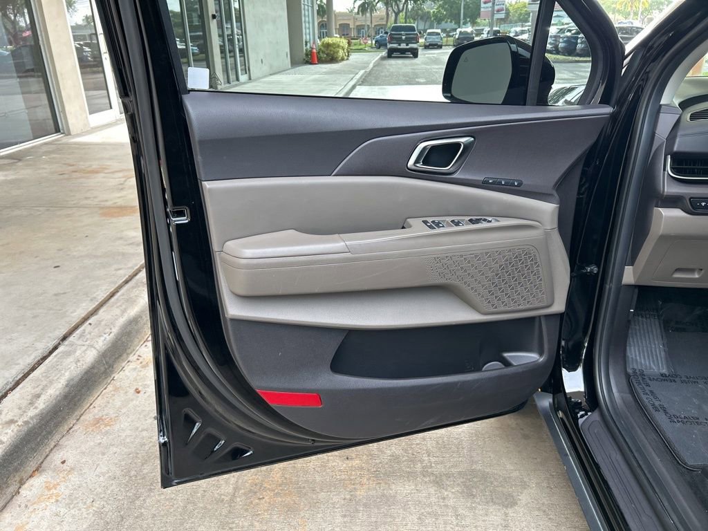 2025 Kia Carnival EX