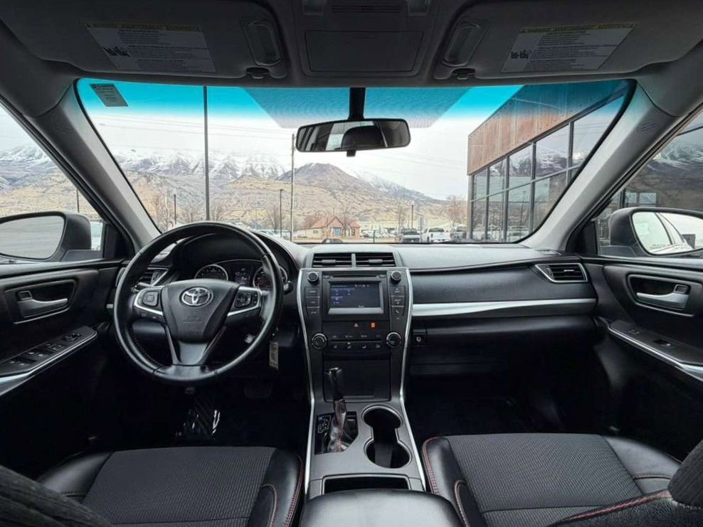 2016 Toyota Camry SE