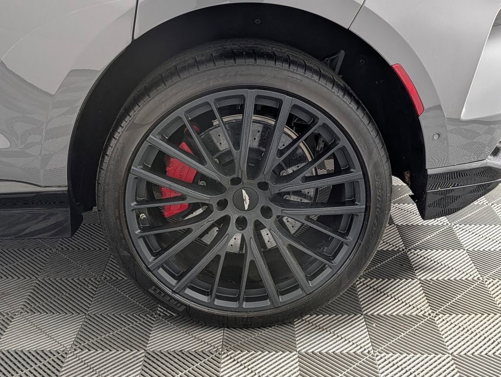 2023 Aston Martin DBX 707