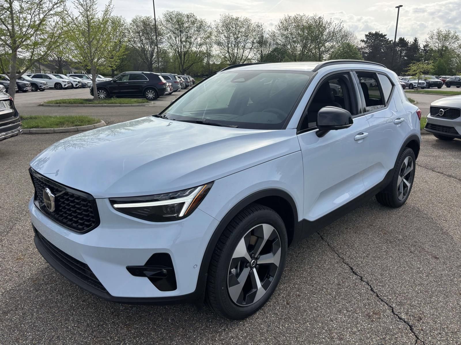 2026 Volvo Xc40 B5 Plus