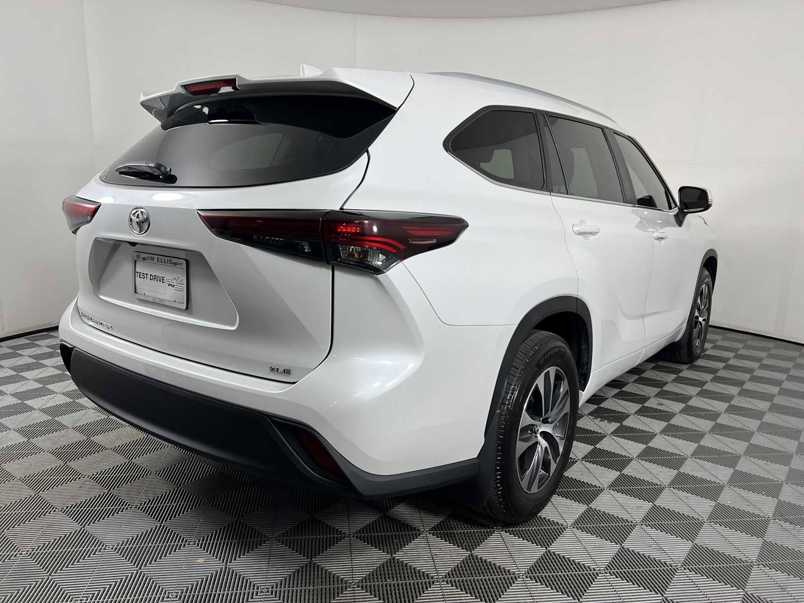 2024 Toyota Highlander XLE