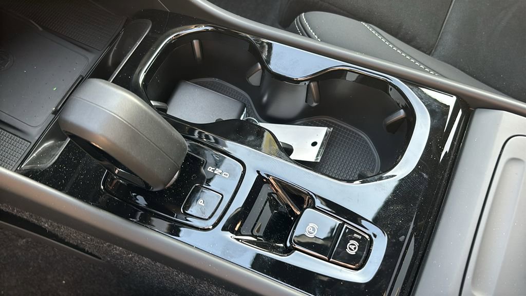 2026 Volvo Xc40 B5 Ultra