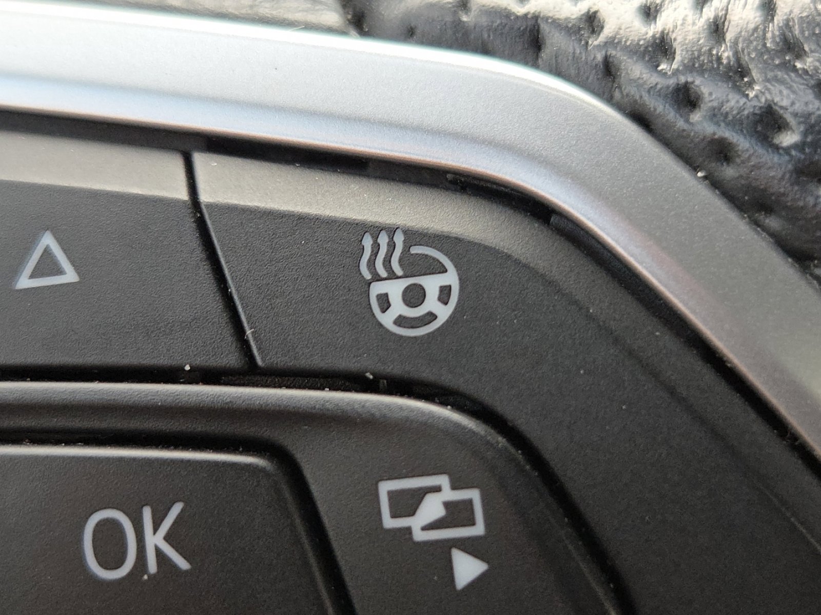 2022 Volkswagen Atlas Cross Sport SEL Premium R-Line