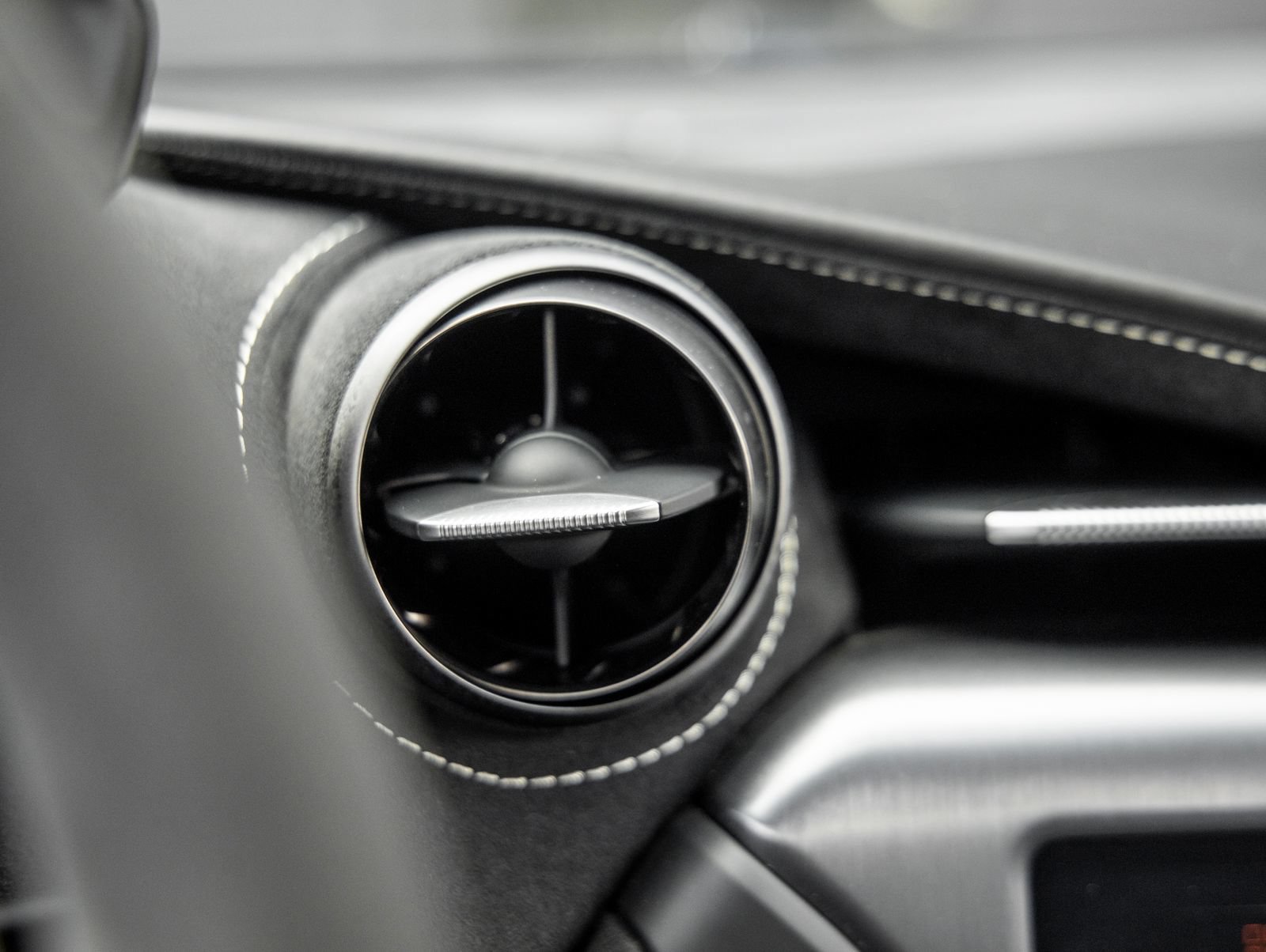 Used 2024 McLaren 750S Spider photo 33