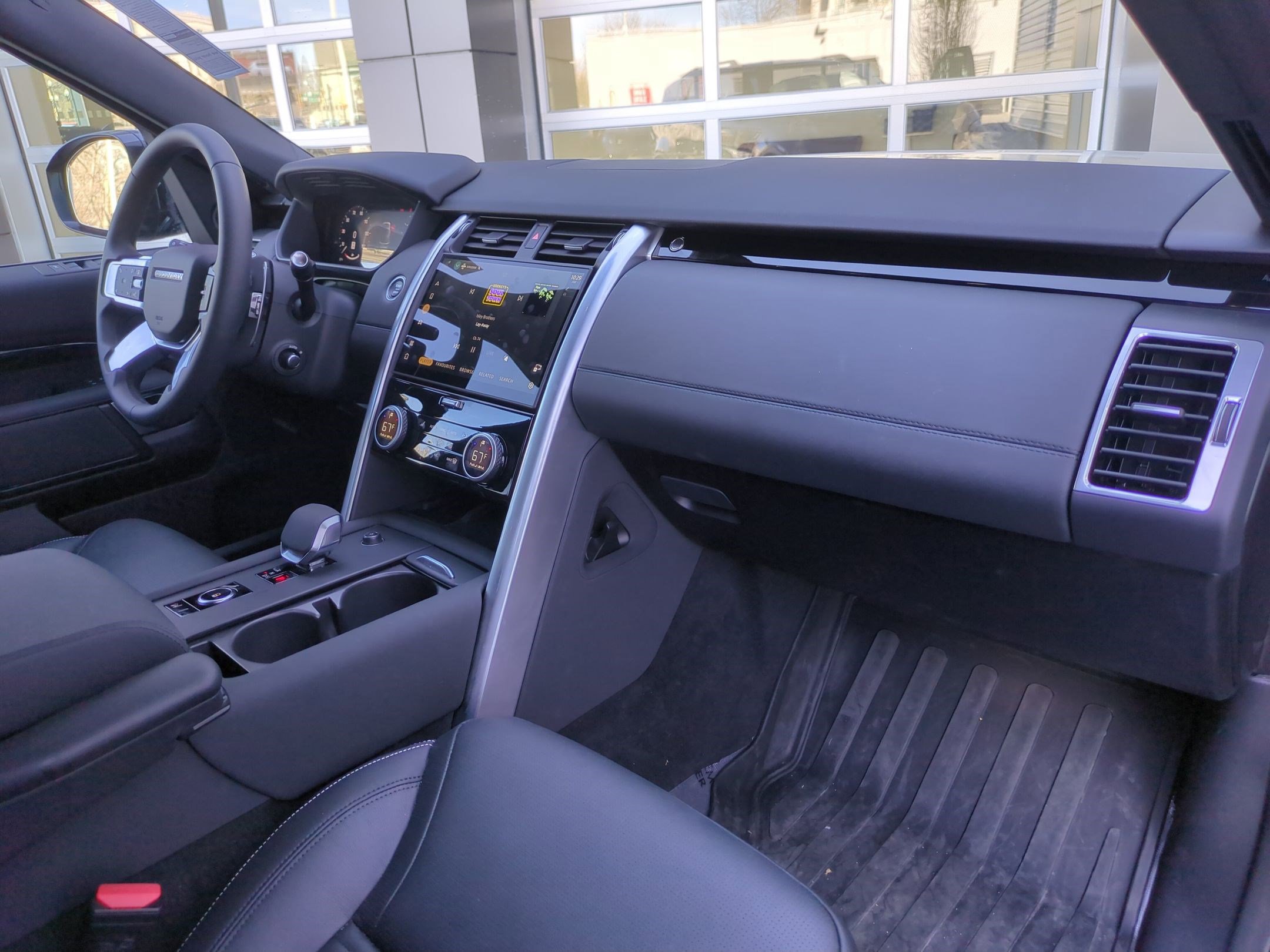 2025 Land Rover Discovery S