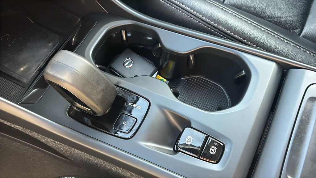 2024 Volvo Xc40 B5 Core