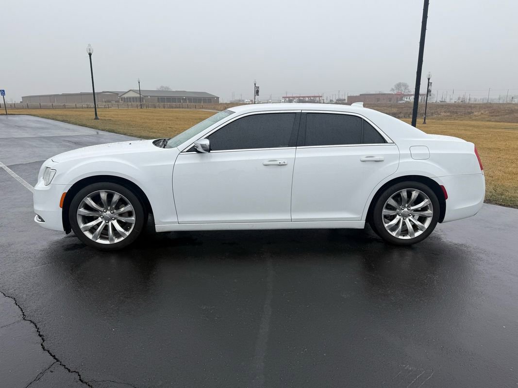 2019 Chrysler 300 Touring