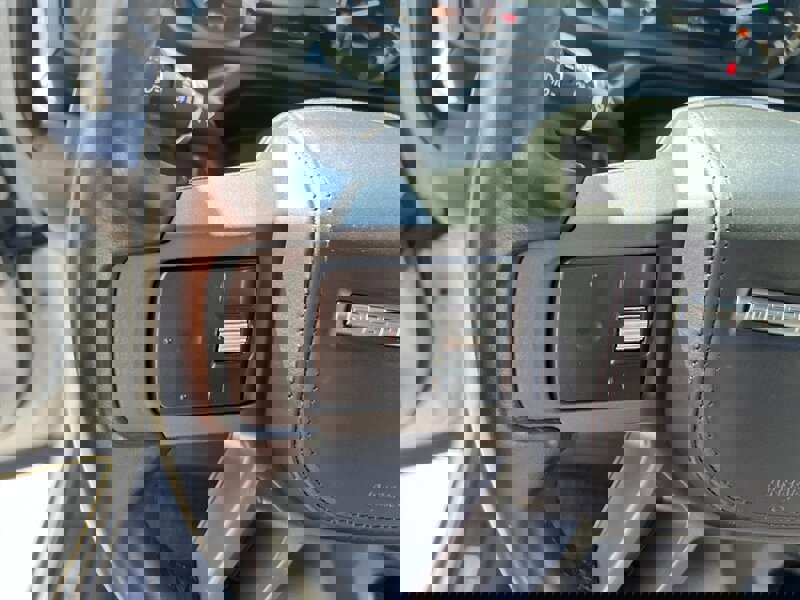 2023 Land Rover Defender 130 X-Dynamic SE