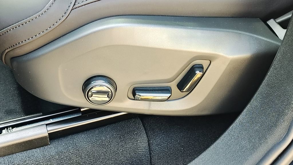 2026 Volvo Xc90 B6 Plus