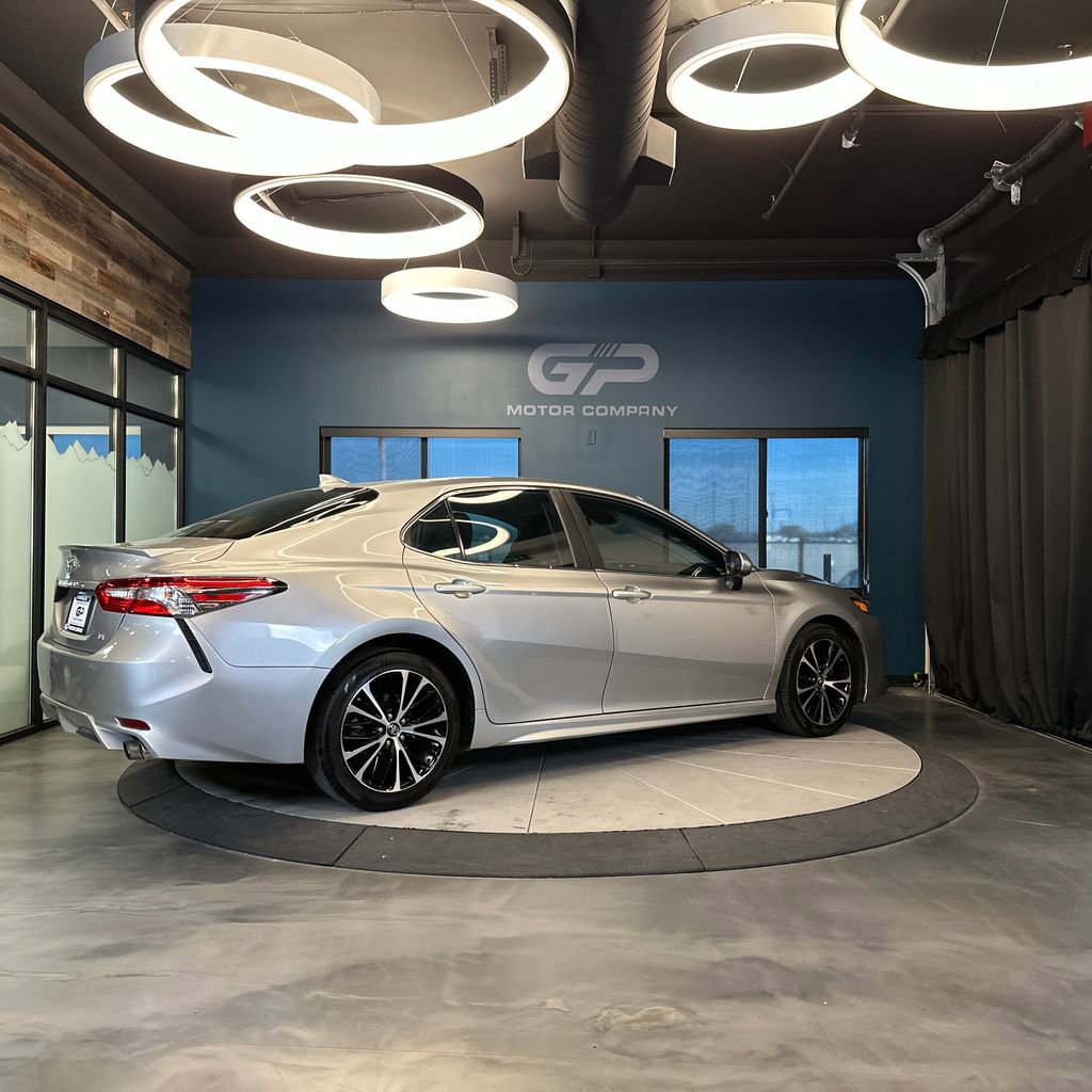 2019 Toyota Camry SE