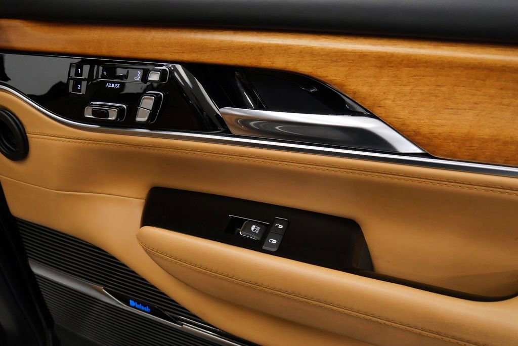 2022 Jeep Grand Wagoneer Series III