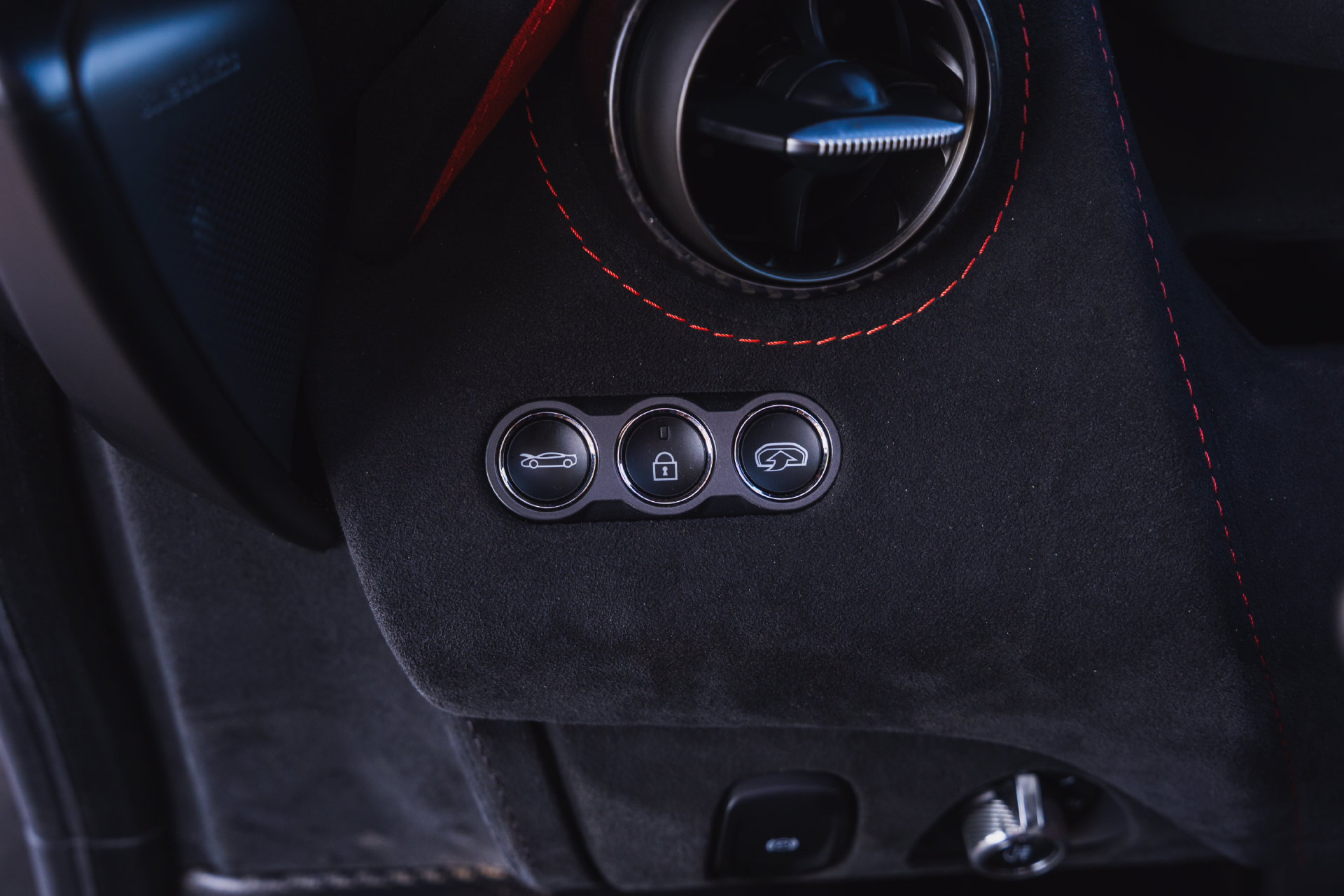 Used 2021 McLaren 765LT photo 65