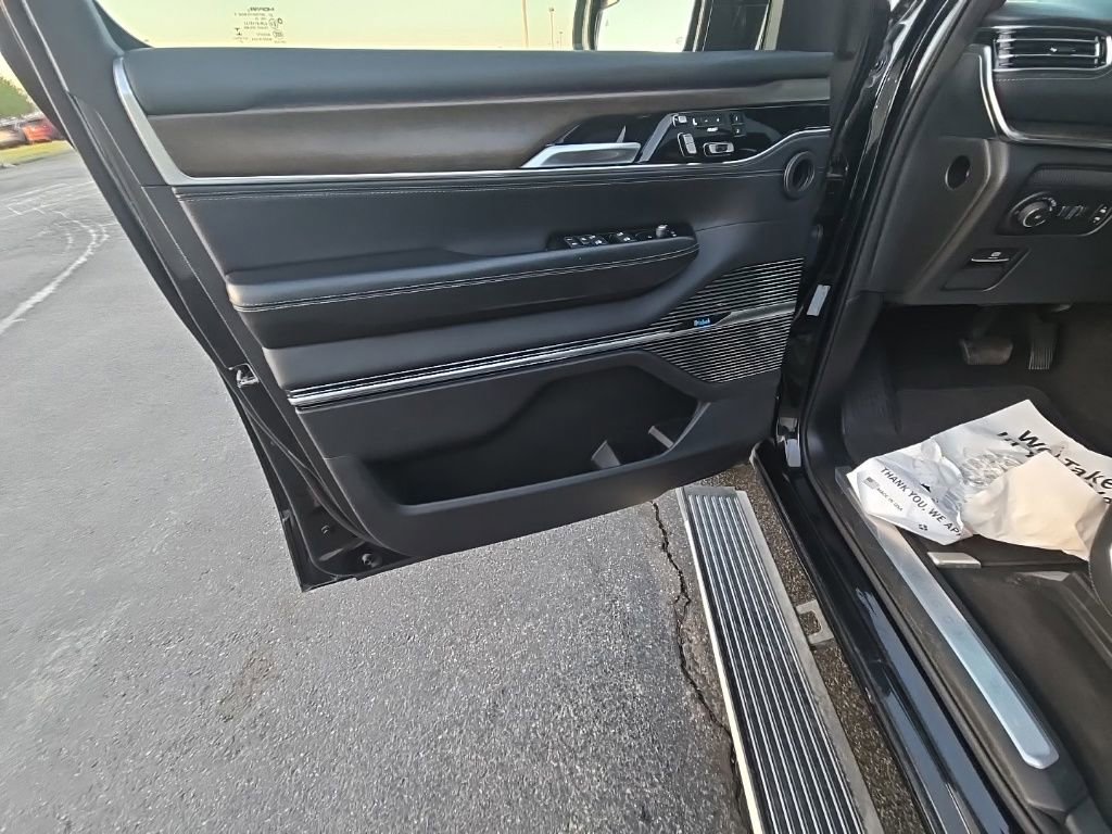 2023 Jeep Grand Wagoneer Series II