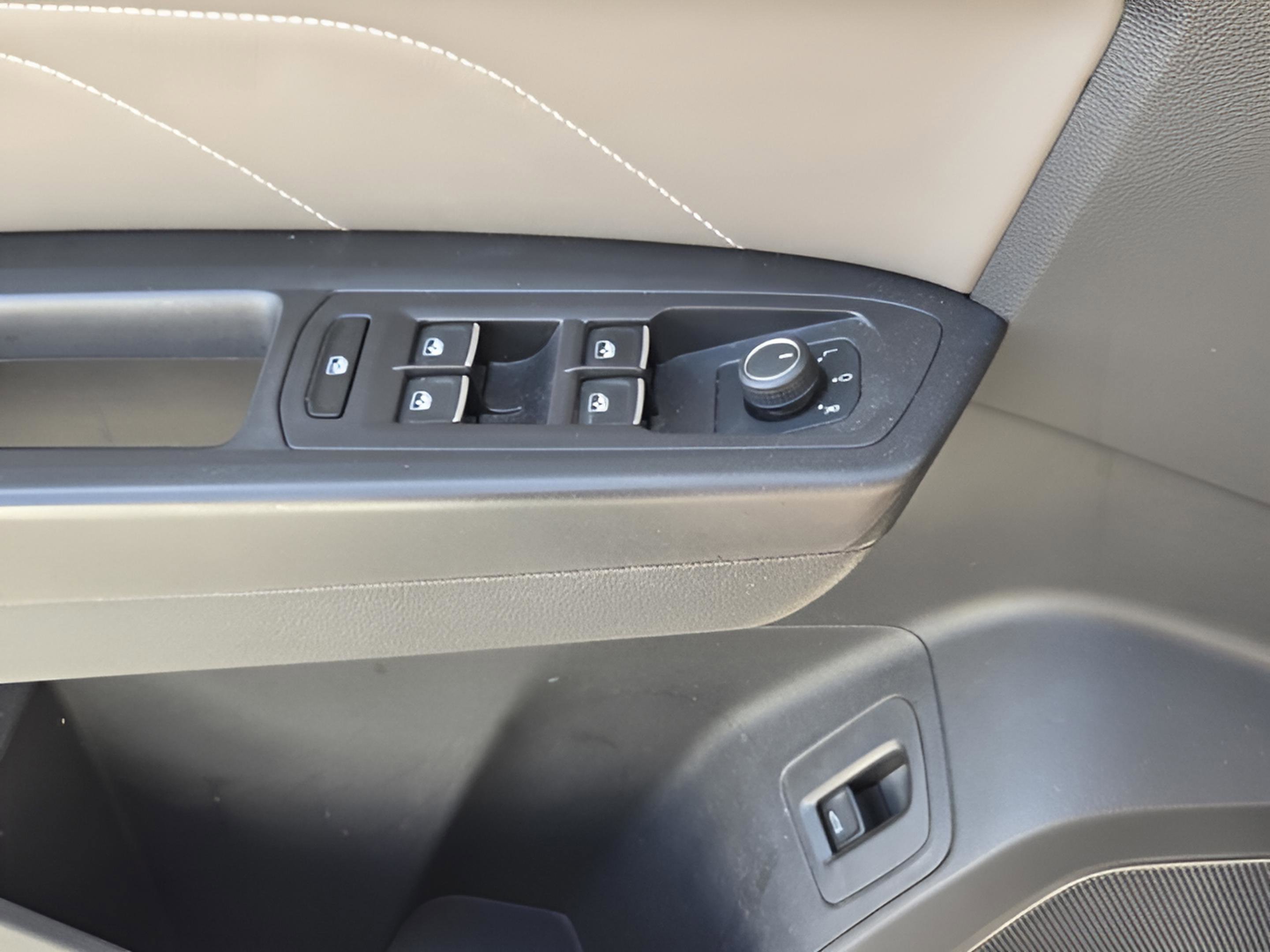 2023 Volkswagen Atlas Cross Sport SE