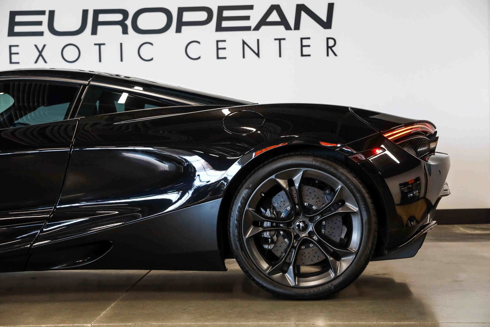 Used 2019 McLaren 720S photo 22