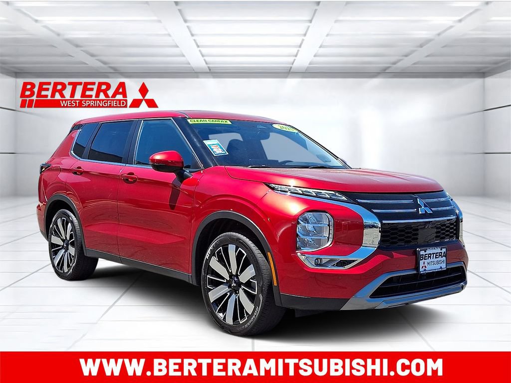 Used 2025 Mitsubishi Outlander SE