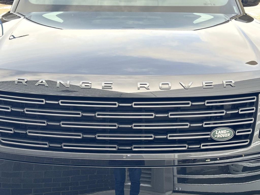2025 Land Rover Range Rover SE