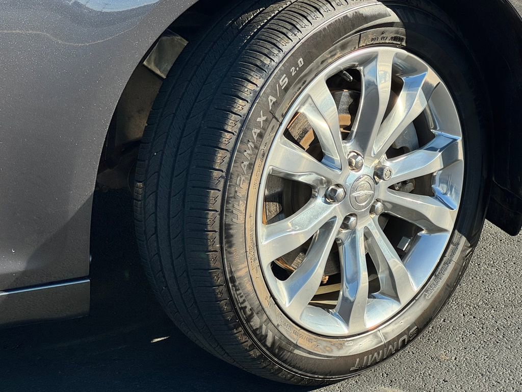 2021 Chrysler 300 Touring L