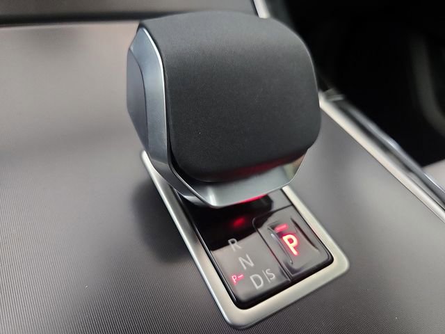 2026 Land Rover Range Rover Velar Dynamic SE