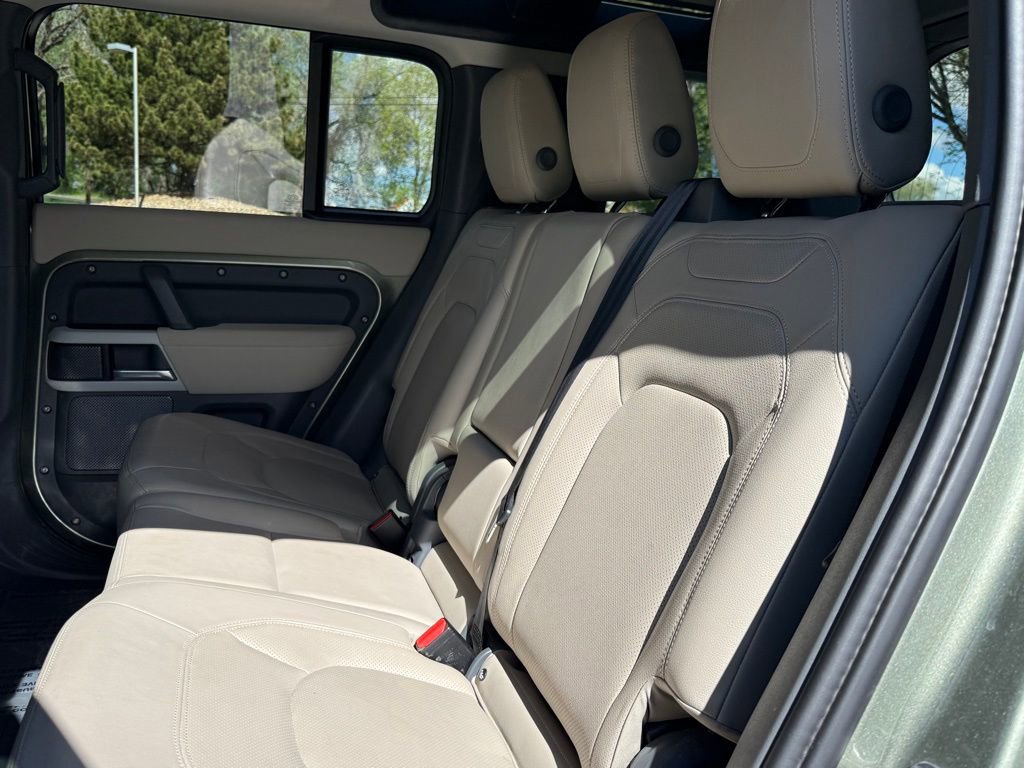 2023 Land Rover Defender 110 SE