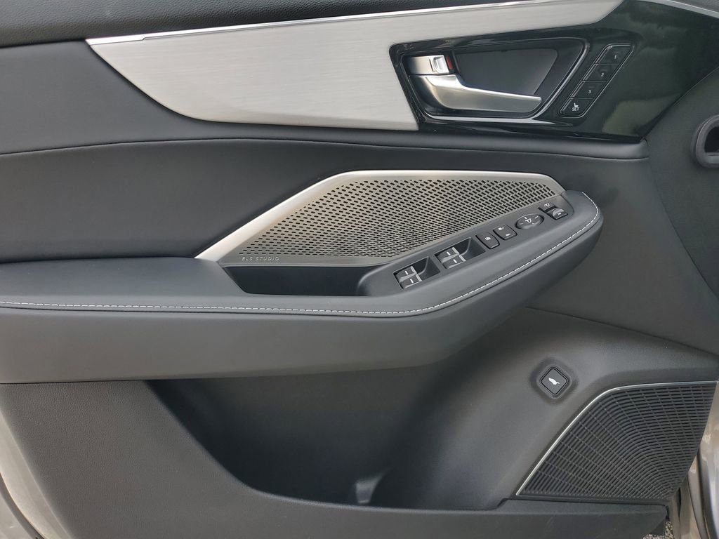 2023 Acura MDX SH-AWD w/ Technology Package