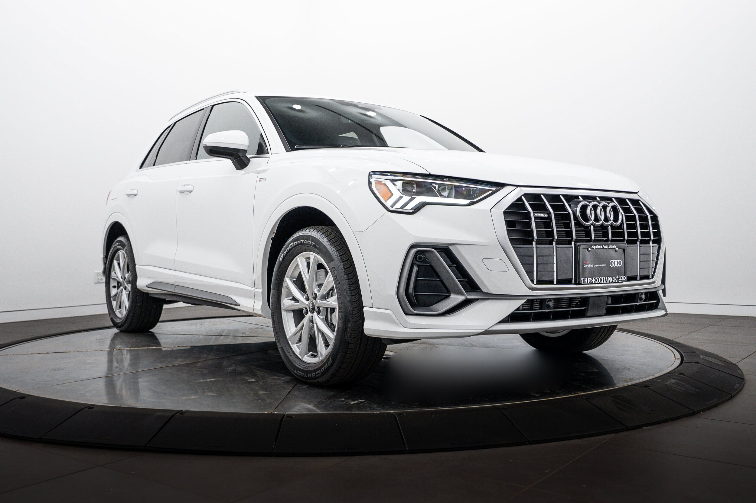 Certified 2025 Audi Q3 2.0T Premium w/ Convenience Package