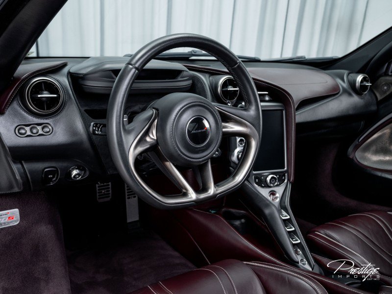 Used 2018 McLaren 720S Luxury photo 33