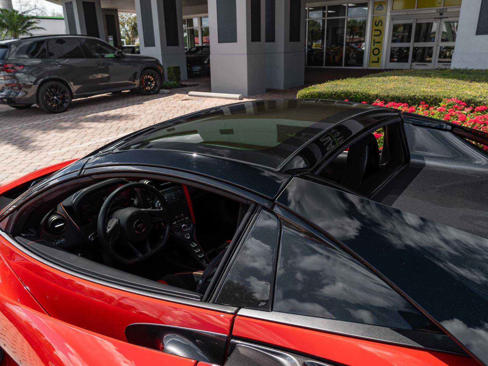 Used 2020 McLaren 720S Performance photo 29