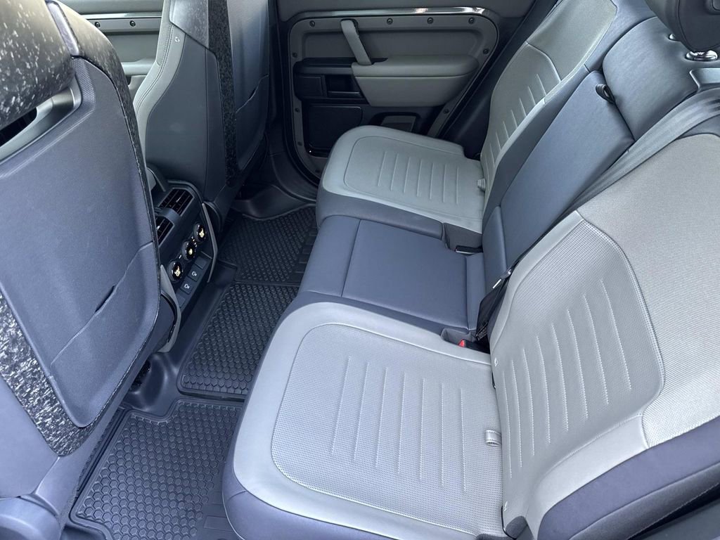 2025 Land Rover Defender 110