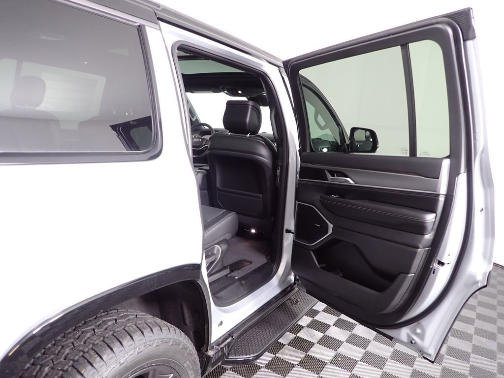 2026 Jeep Grand Wagoneer 4WD