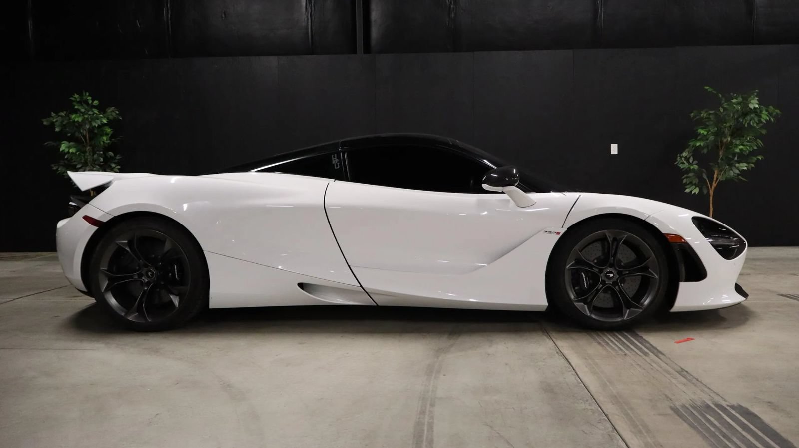 Used 2019 McLaren 720S photo 13
