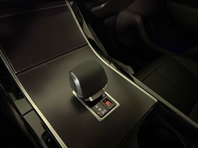 2026 Land Rover Range Rover Velar Dynamic SE