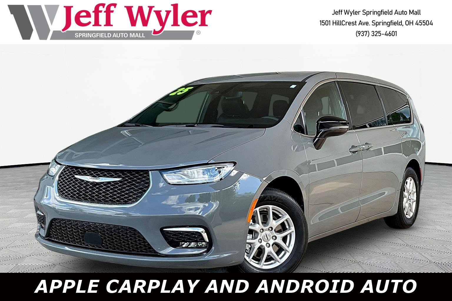 Used 2025 Chrysler Pacifica Select