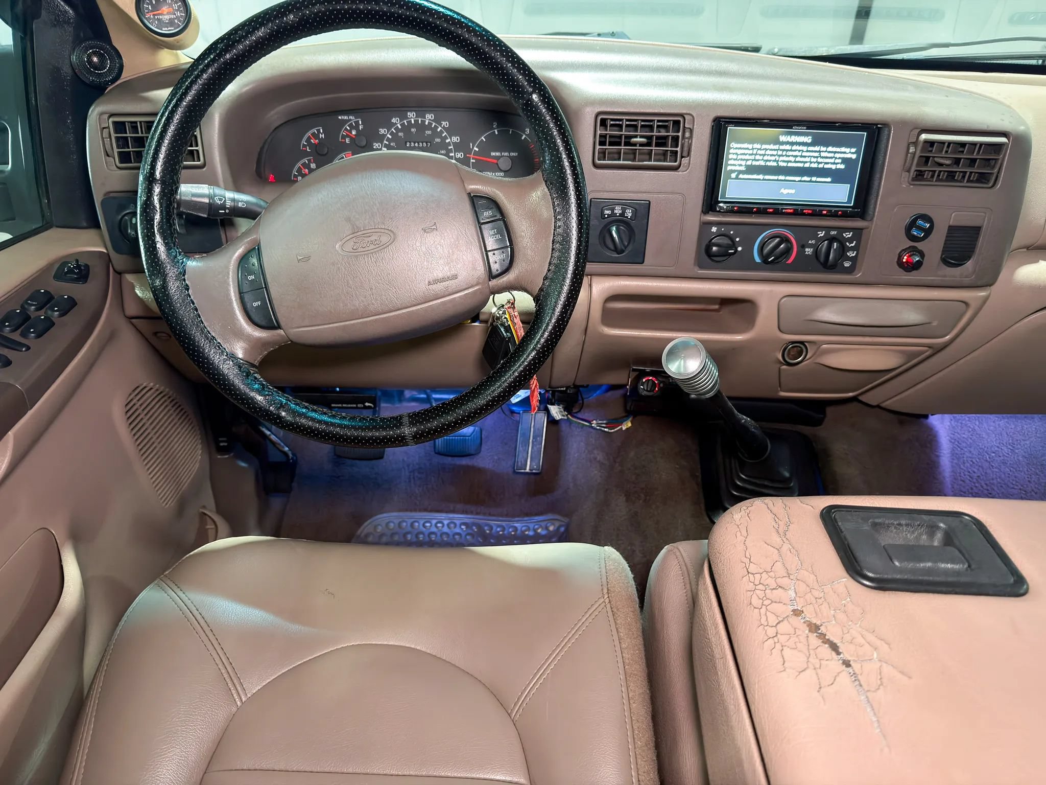 1999 Ford F-350 LARIAT - Photo 10