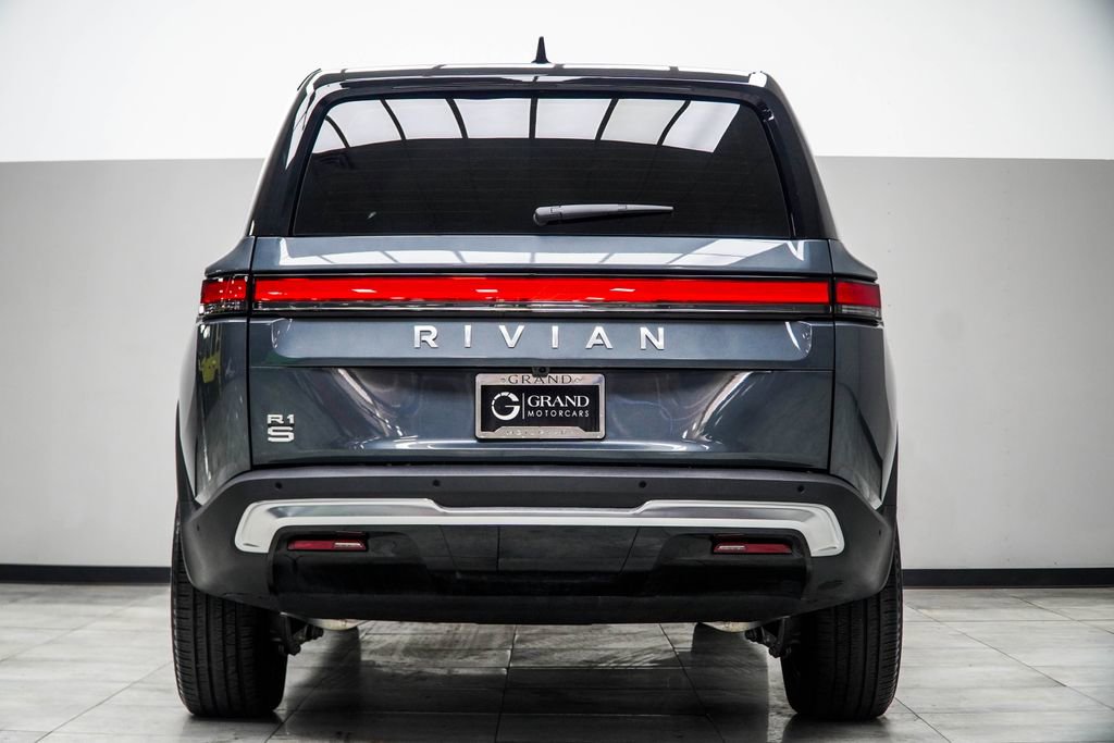 2024 Rivian R1S Adventure