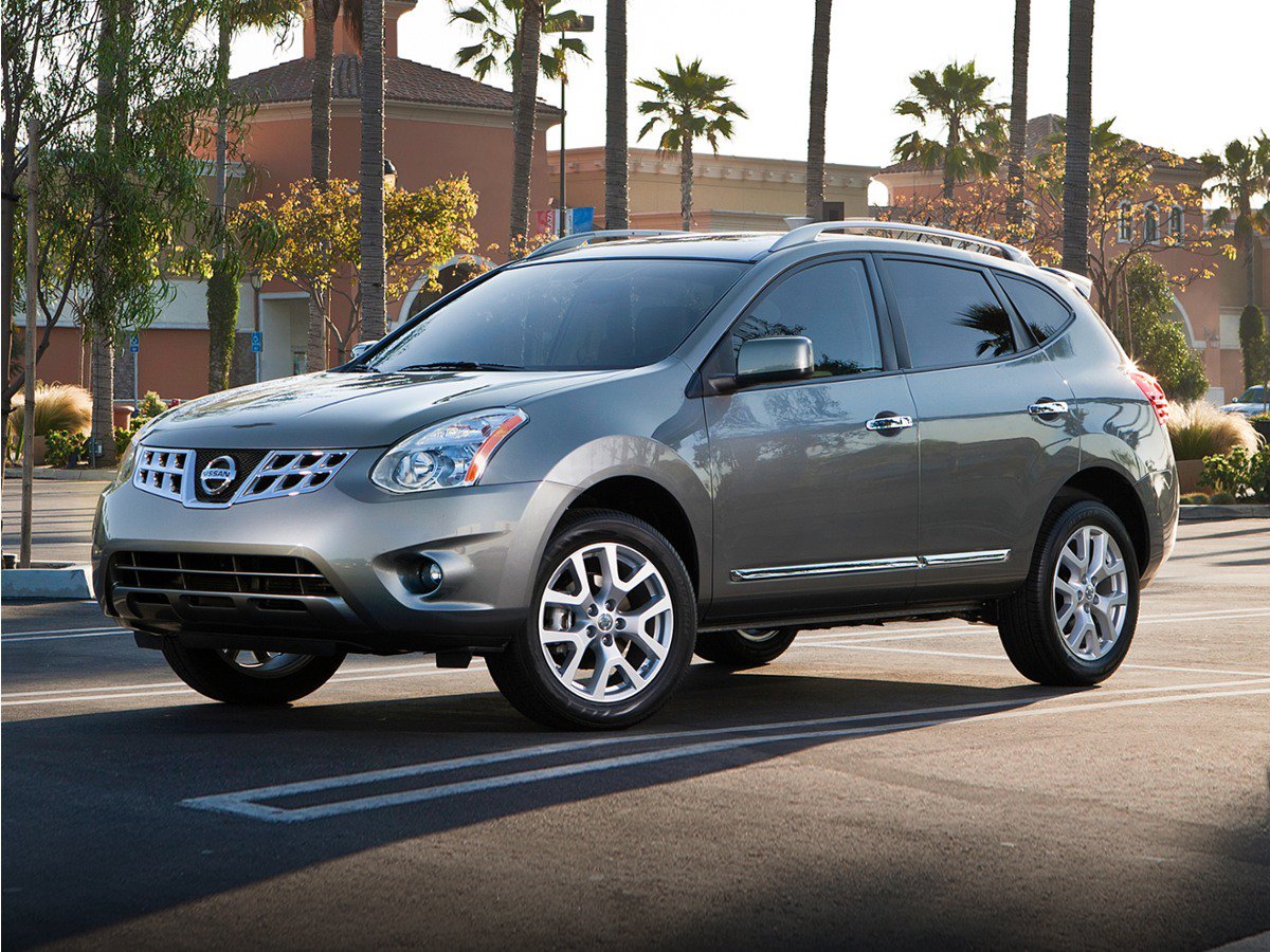 Used 2015 Nissan Rogue S w/ Convenience Package