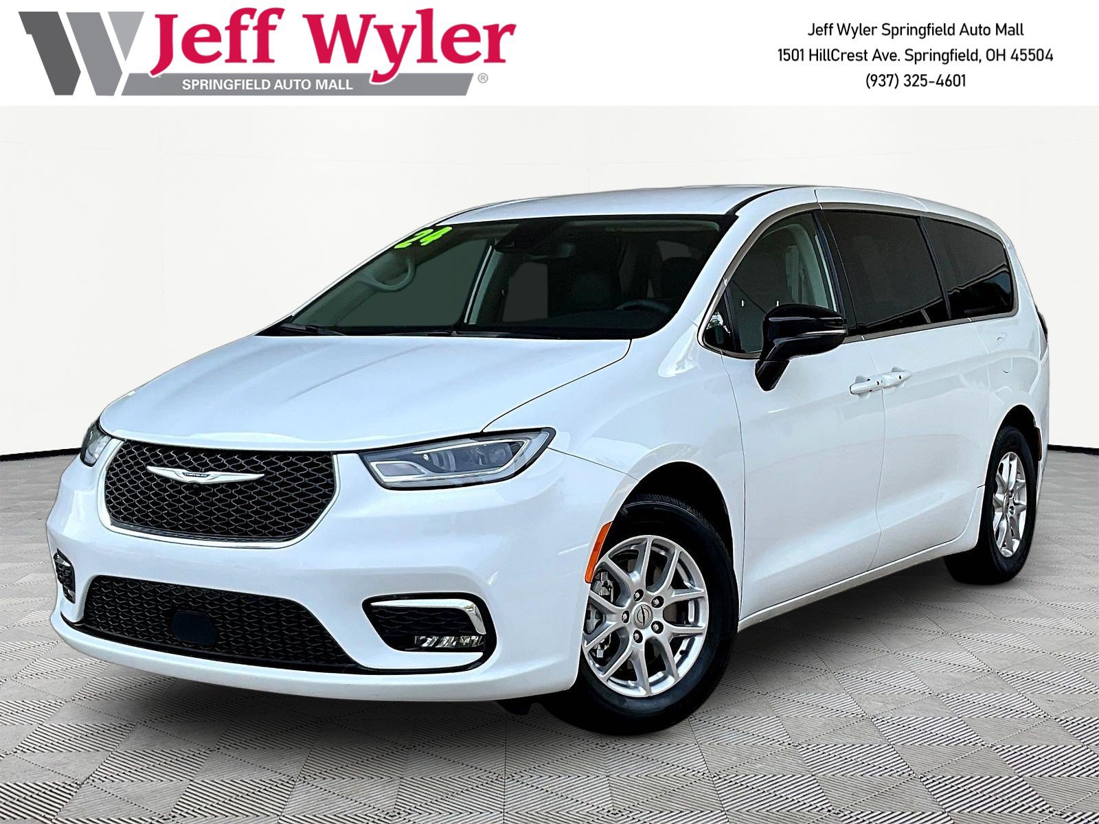 Used 2024 Chrysler Pacifica Touring-L