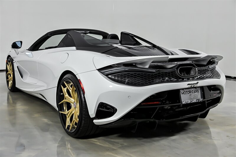 Used 2025 McLaren 750S Spider photo 12